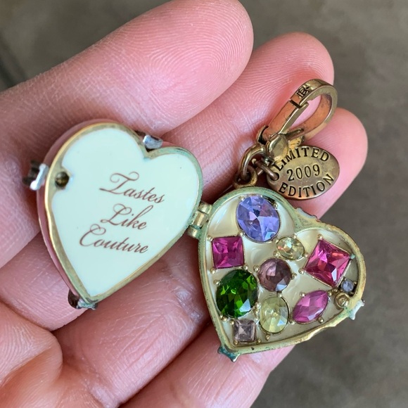 Retired Juicy Couture 2009 Limited Edition Valentine Box of Chocolates Charm - Picture 1 of 13